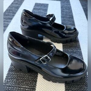 Old Navy Black Platform Mary Jane Shoes